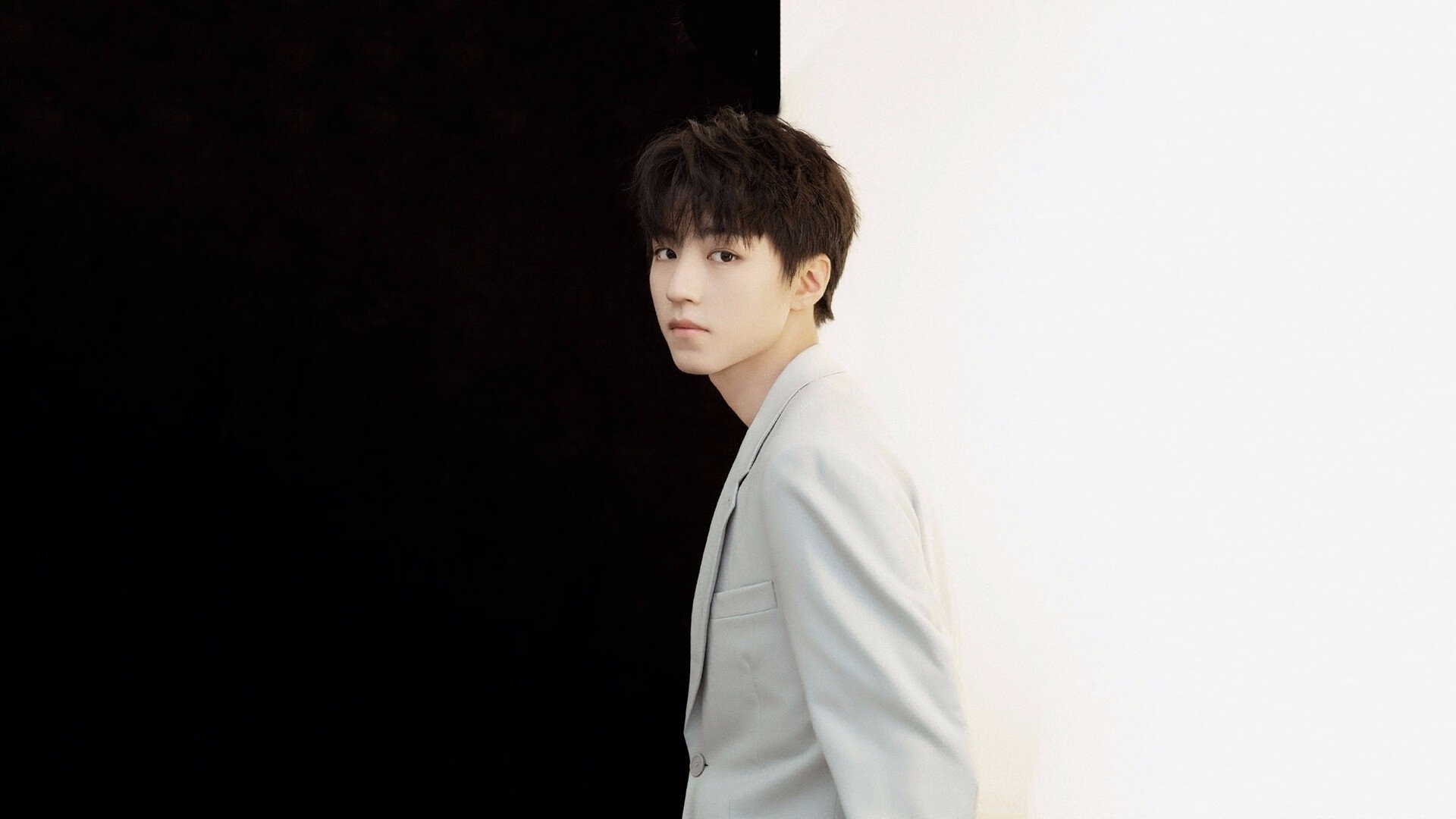 欧洲杯变阵疯狂：策略精彩引爆战场！，欧洲杯迎来结局