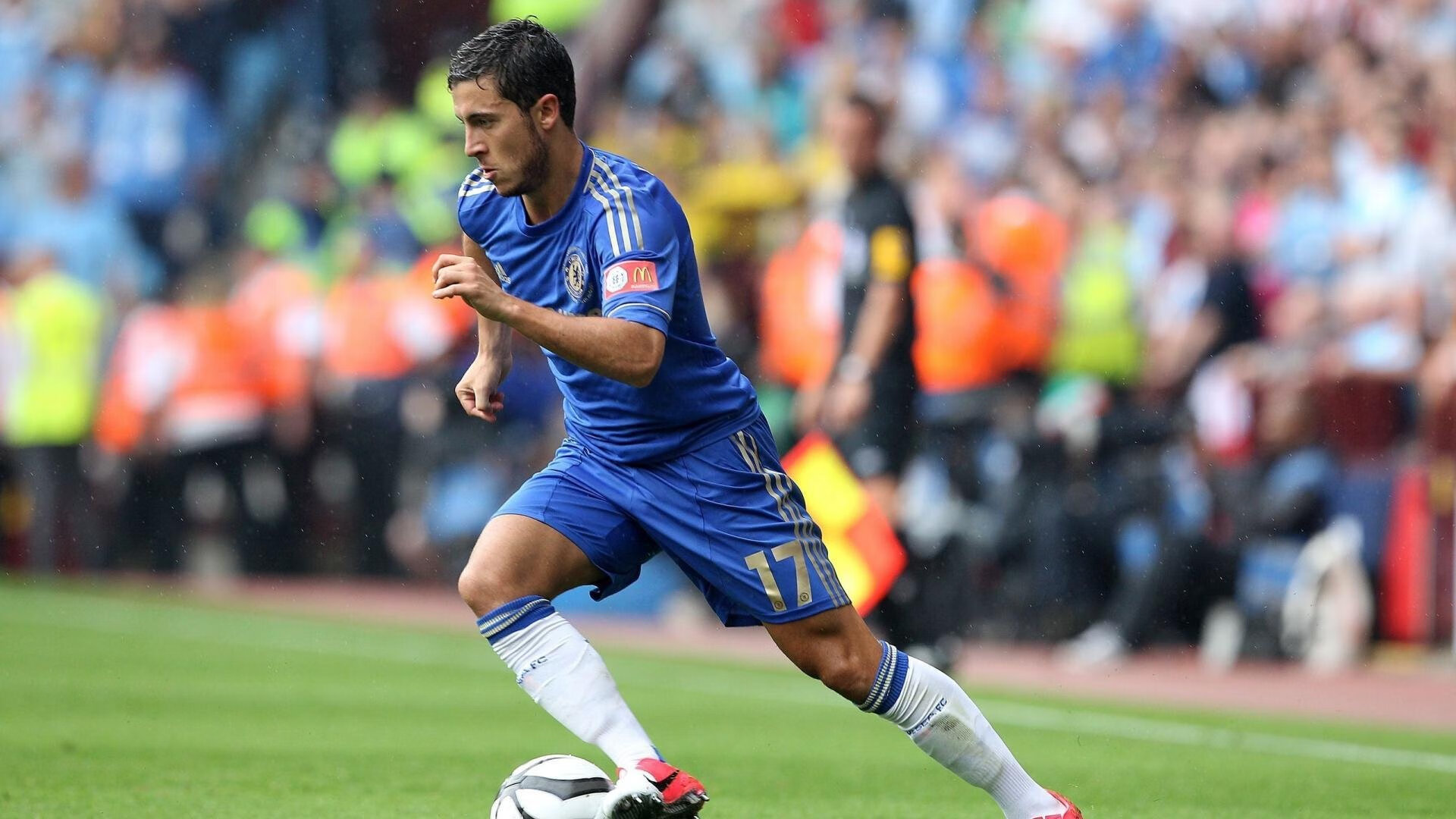 球场“铁血防线”——挡住一切进攻的最强堡垒，铁血防守vs极致进攻